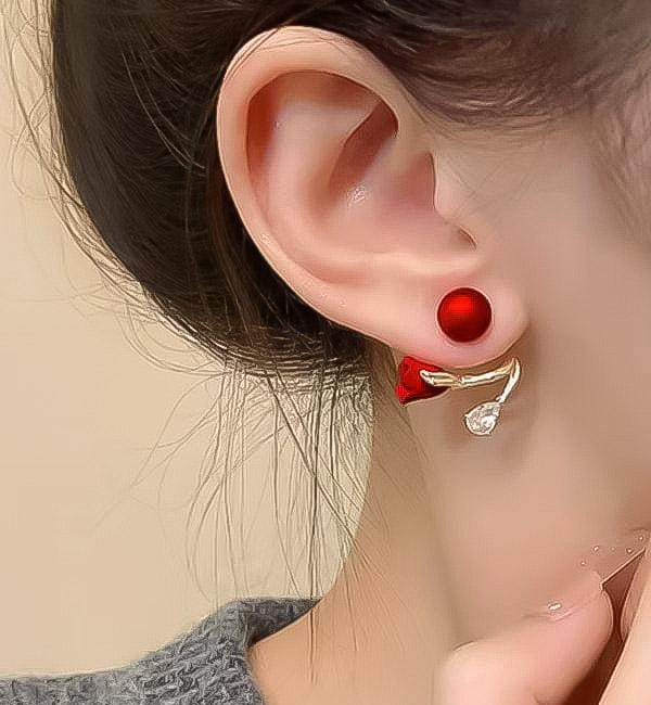 Elegant Red Rose Stud Earrings with Pearl Accent (ZV:141461)