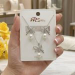 Elegant Bow Pearl Pendant Jewelry Set (ZV:141472)