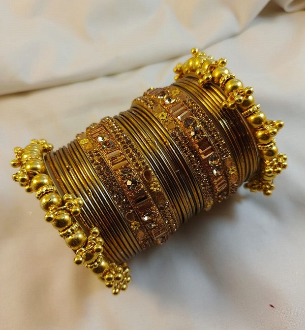 Antique Gold-Tone Bridal Bangles Set with Beaded End Caps (ZV:141727)