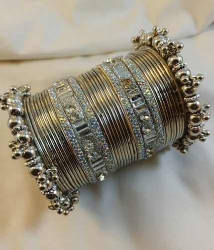 Silver-Tone Bridal Bangles Set with Beaded End Caps (ZV:141731)
