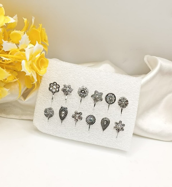 Oxidized Silver Nose Pin Set (ZV:141865) Oxidized Silver Nose Pin Set (ZV:141865)