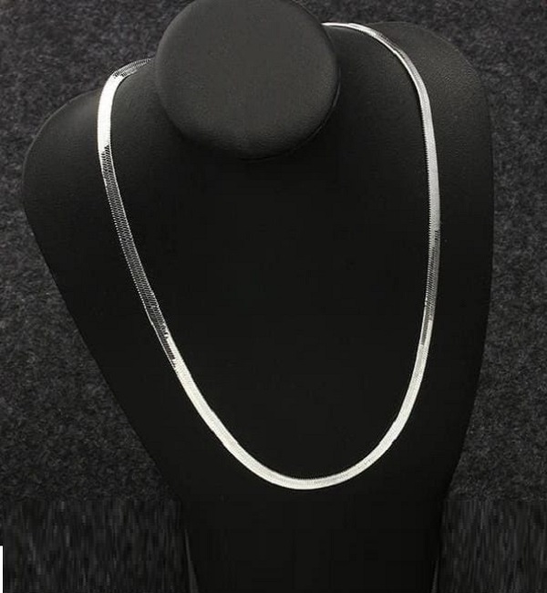 Silver Herringbone Chain Necklace – Silver Plated Flat Snake Chain (ZV:141854) Silver Herringbone Chain Necklace – Silver Plated Flat Snake Chain (ZV:141854)