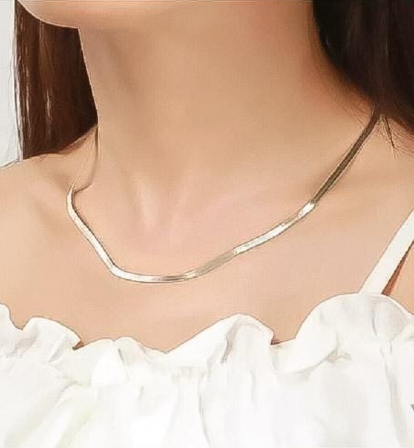 Silver Herringbone Chain Necklace – Silver Plated Flat Snake Chain (ZV:141854) Silver Herringbone Chain Necklace – Silver Plated Flat Snake Chain (ZV:141854)