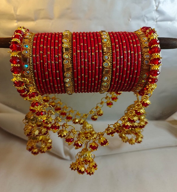 Red & Gold Bridal Bangles Churiyan Set with Double Jhumki Jhoola (ZV:141789) Red & Gold Bridal Bangles Churiyan Set with Double Jhumki Jhoola (ZV:141789)