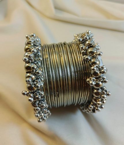 Silver Metal Churiyan Bangles Set with Beaded Kara (ZV:141775)
